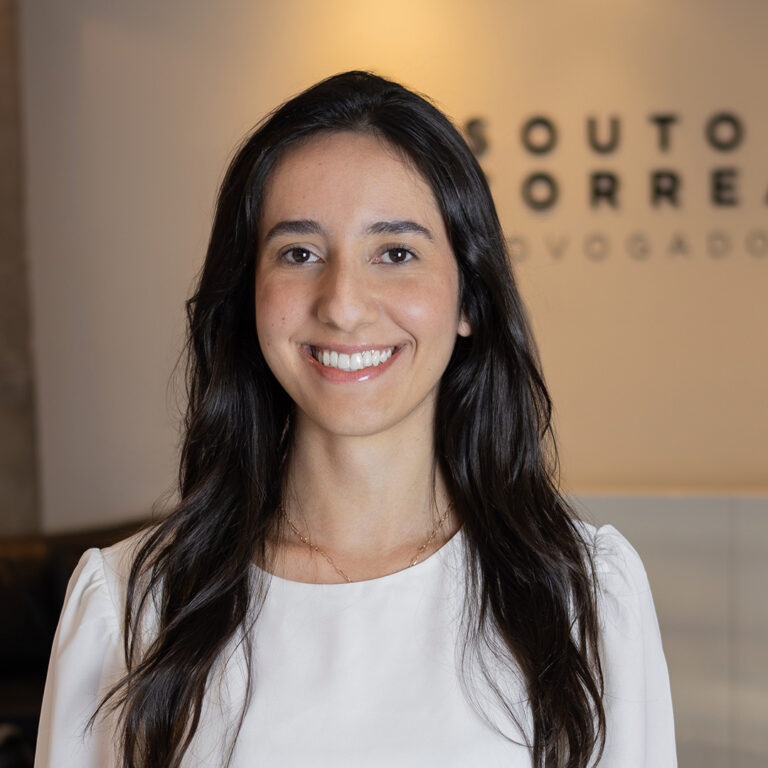 Vitória Holthausen Ribeiro